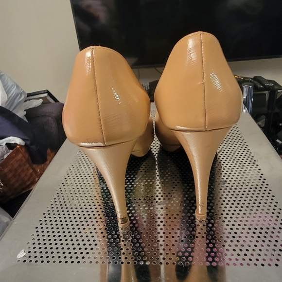 PRADA Beige Patent Leather Platform Pointed-Toe Pumps - Picture 4 of 15